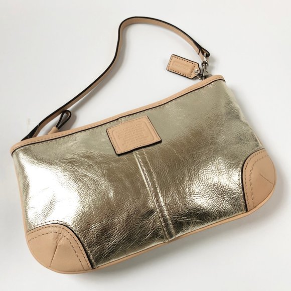 Gorgeous Silver leather mini shoulder bag Coach, small fancy party clutch purse - Picture 1 of 11
